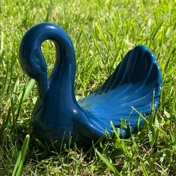 Elegant Vtg towel holder - Picture 1 of 8